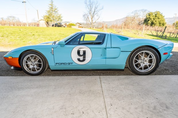 5k-Mile 2006 Ford GT Heritage Edition