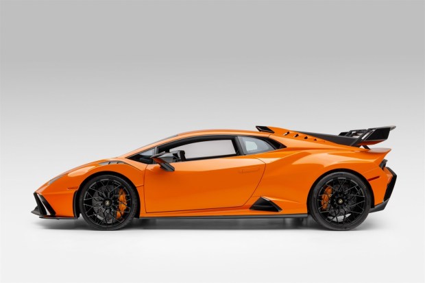 No Reserve: 219-Mile 2022 Lamborghini Huracan STO