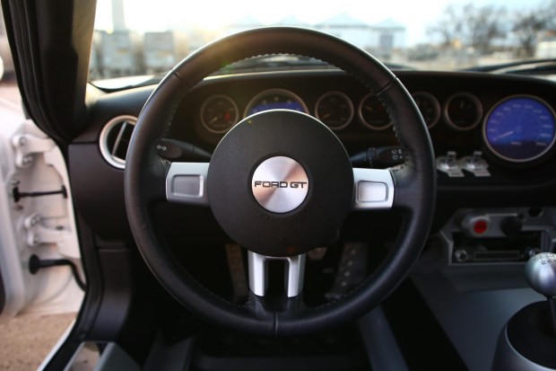 2,600-Mile 2005 Ford GT