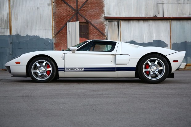 2,600-Mile 2005 Ford GT