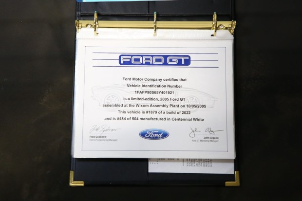2,600-Mile 2005 Ford GT
