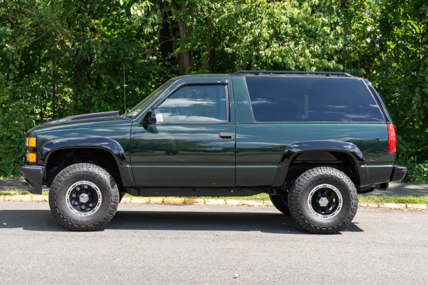 No Reserve: 1998 Chevrolet Tahoe LT Z71 2-Door 4×4