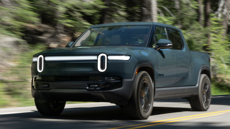 Rivian R1T Gen 2 front three-quarter